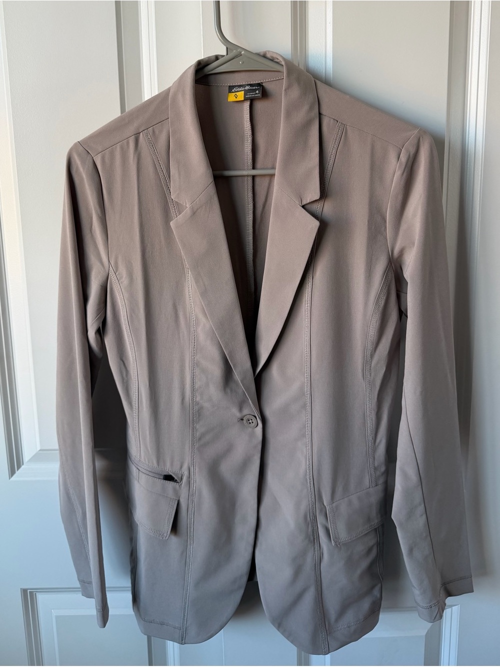 Eddie Bauer Taupe Stretch Travel Blazer Size 4  NWOT